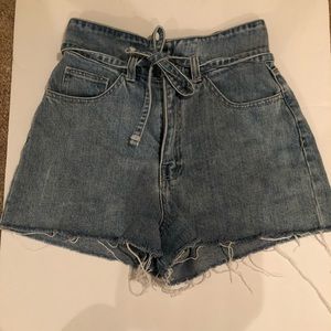 Distress mom shorts
